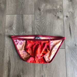 N2N bikini